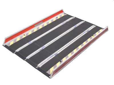 Die Rollstuhlrampe von Infacare - faltbar zum mitnehmen